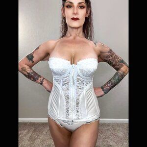 80s Fredricks of Hollywood White Bustier Girdle Corset 9 Stays 34C Lace Lingerie